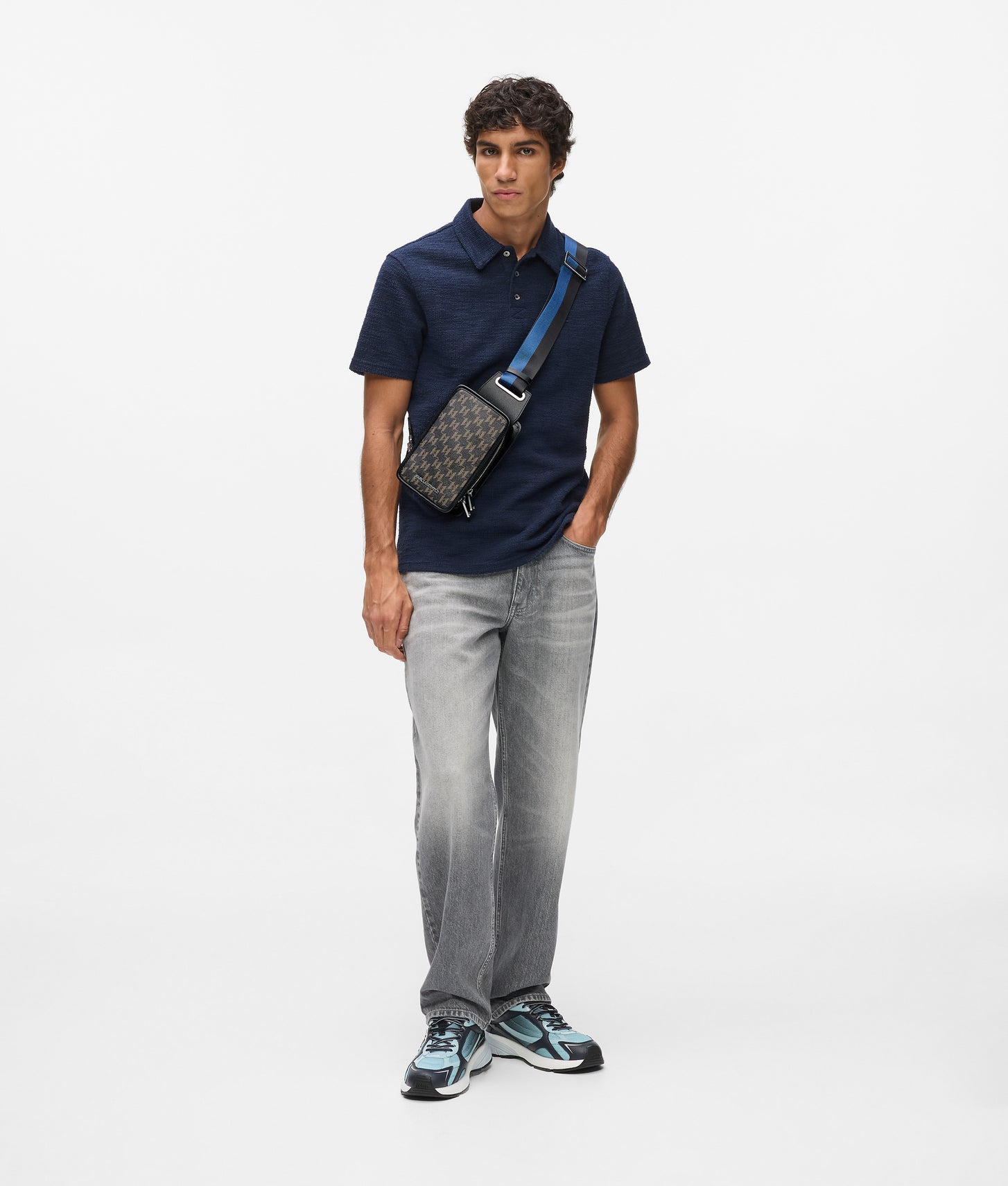 K/Monogram Kanvas sling bag